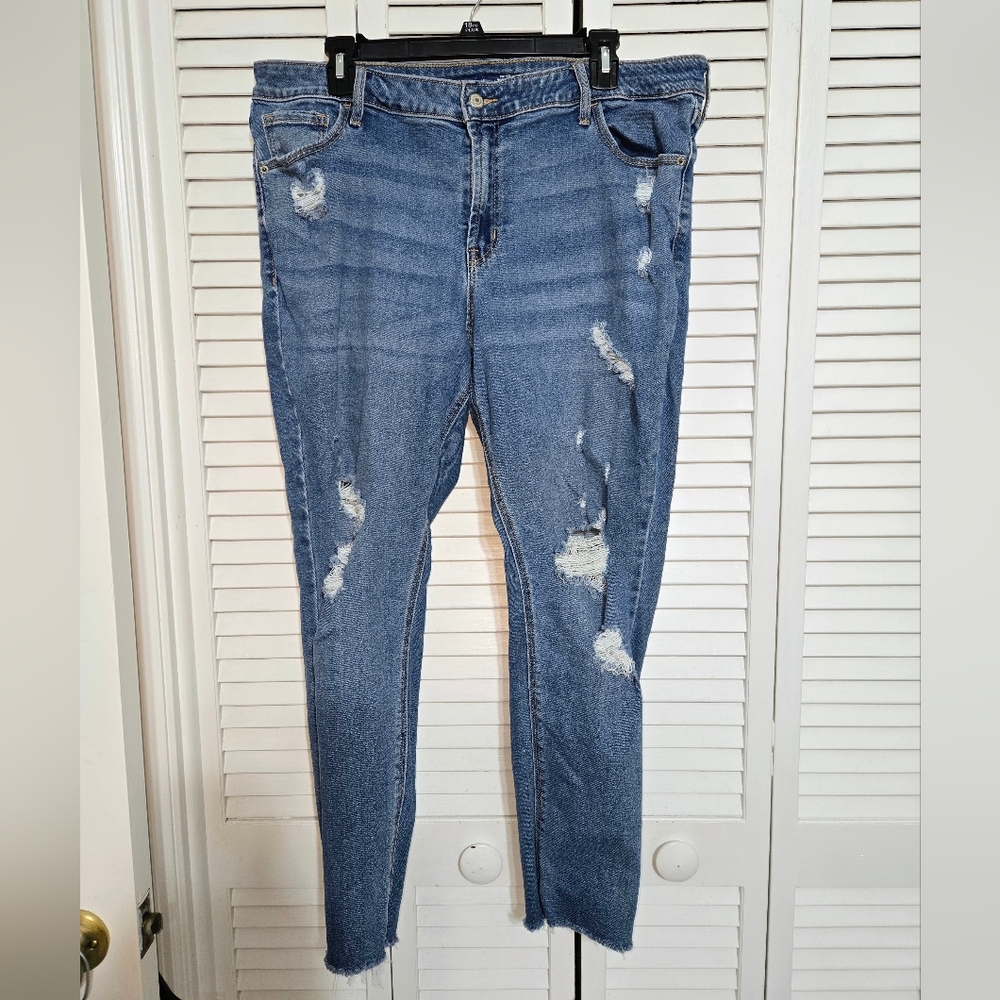 Old Navy Women's sz 18  Mid-Rise Rockstar Super Skinny Jeans